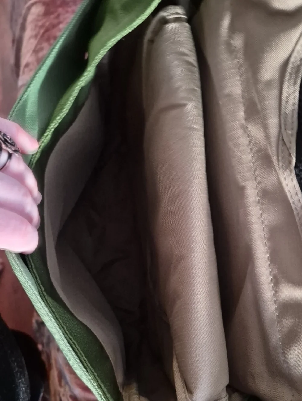 Crumpler compact olive